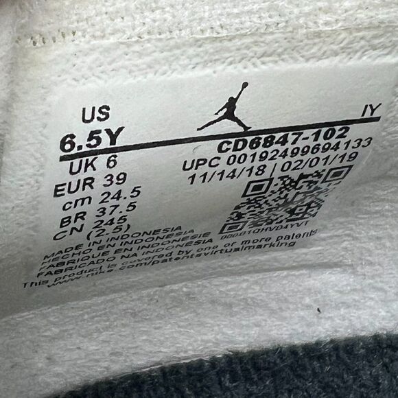 Air Jordan 11 Retro Low GS 'Navy Snakeskin' (2019) - Picture 10 of 10